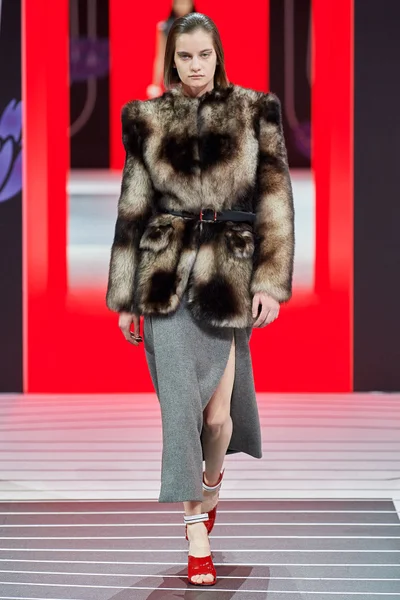 Look 9